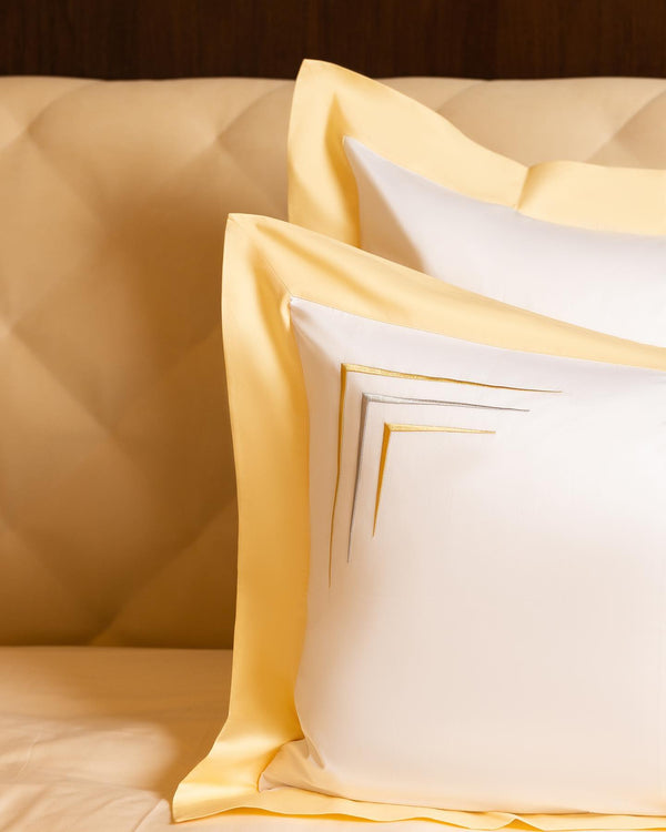 Gold Vivir Pillow Case